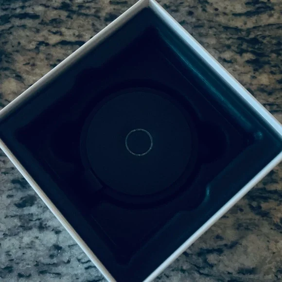 Pura Black Car Fragrance Diffuser - Picture 2 of 11